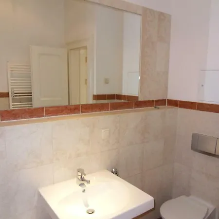 Max Apartment *